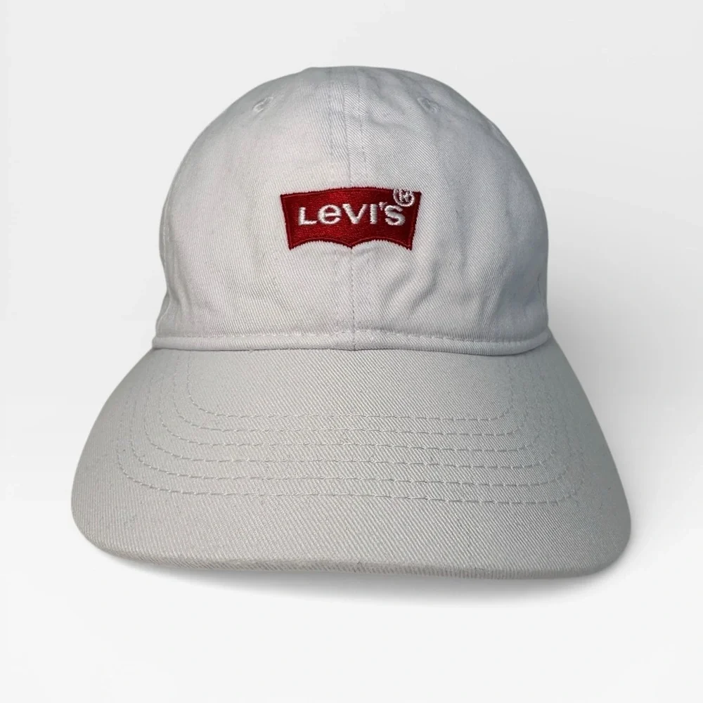 Levis classic white